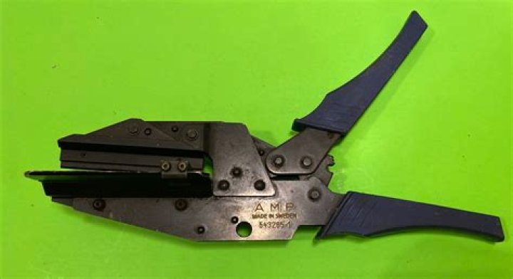 Remembering Harry Rosen: Iconic Canadian Fashion Legend Passes Away at the Age of 92 - SarkariResult