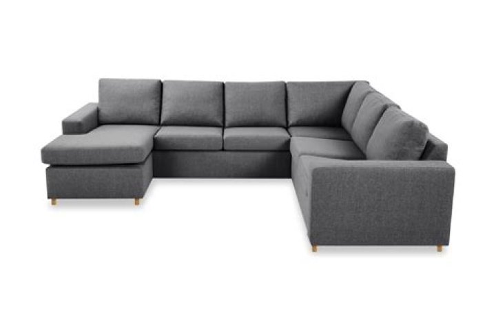 Is The Greatest Beer Run Ever starring Zac Efron on Netflix? - SarkariResult