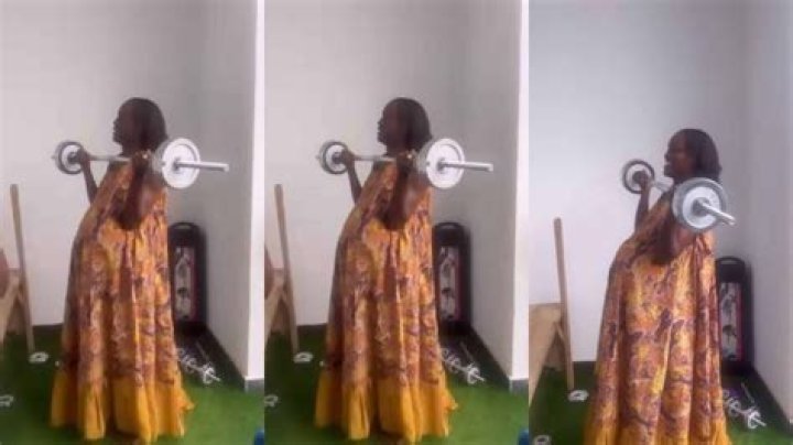 
Actress Bukunmi Oluwasina Stirs Reactions As She Displays Her Baby Bump Online 