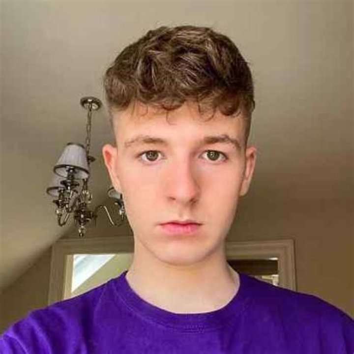 Adam B (Youtuber) Wiki, Bio, Girlfriend, Age, Height, Weight, Net Worth, Career, Family, Facts