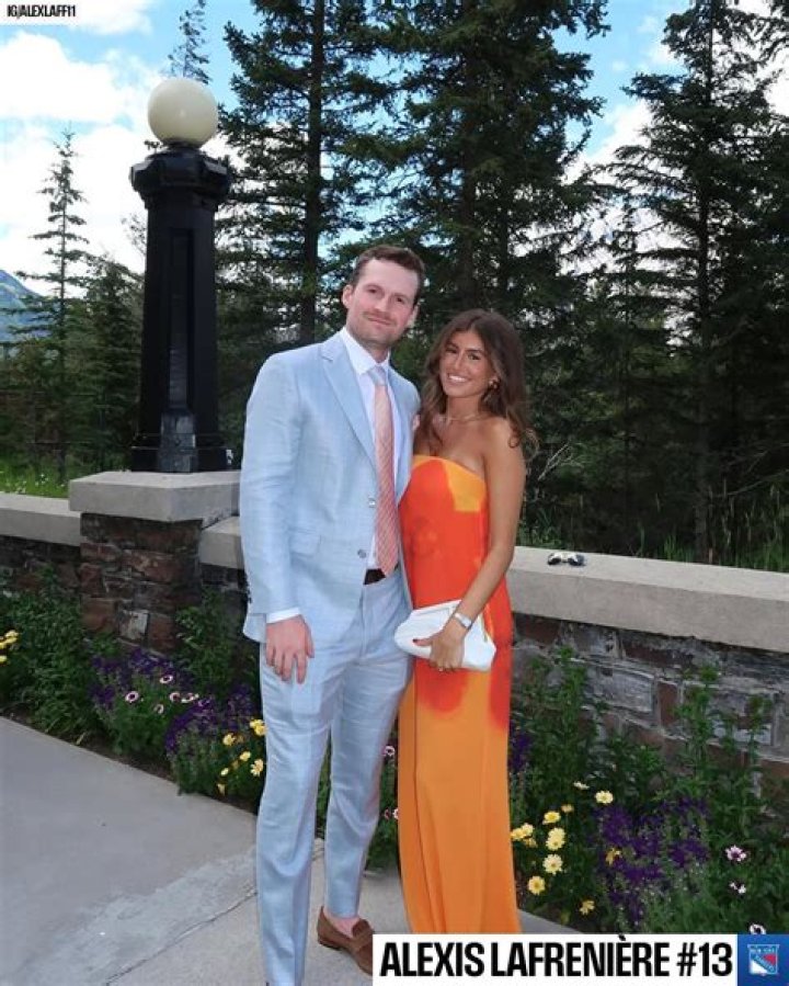 Alexis Lafreniere Parents, Age, Height, Girlfriend, Salary