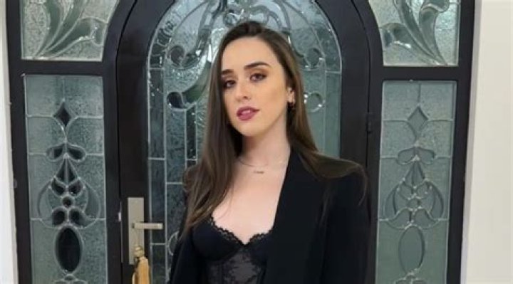 
Andrea Mercedes Palacios Height, Weight, Net Worth, Age, Birthday, Wikipedia, Who, Nationality, Biography 