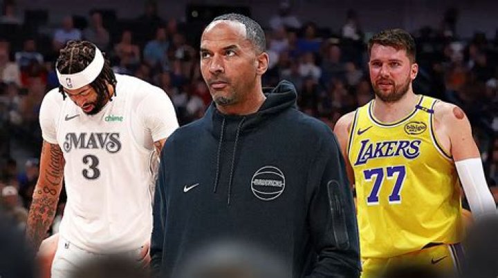 
Anthony Davis injury updates: LA Lakers star suffers concussion vs Warriors 