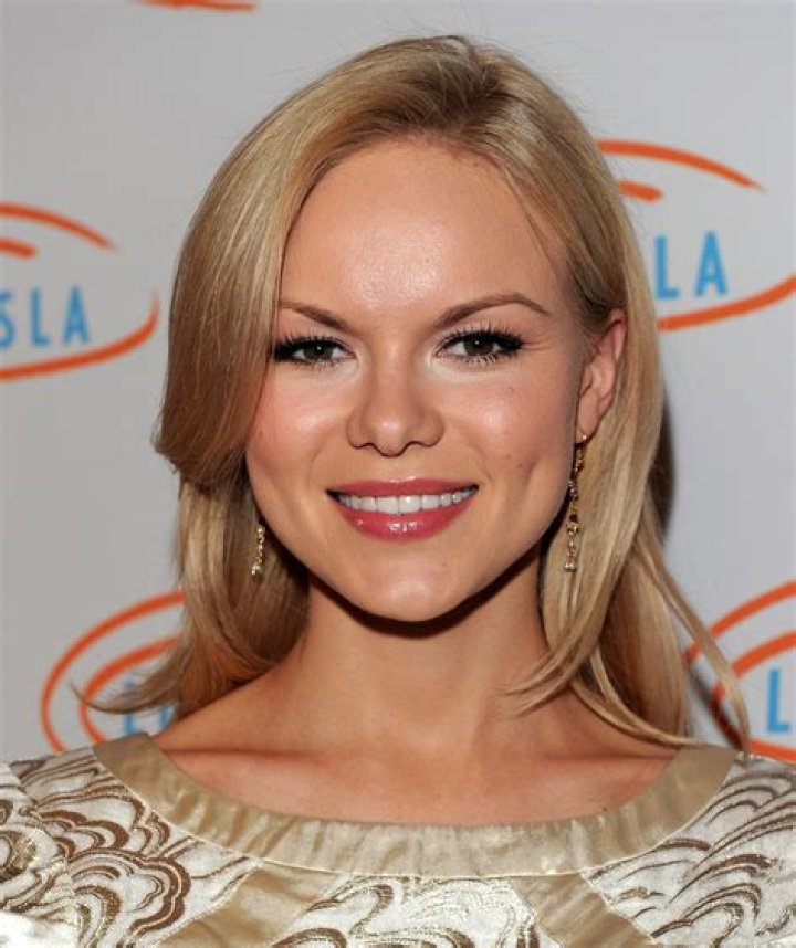 Anya Monzikova Height, Weight, Net Worth, Age, Birthday, Wikipedia, Who, Nationality, Biography