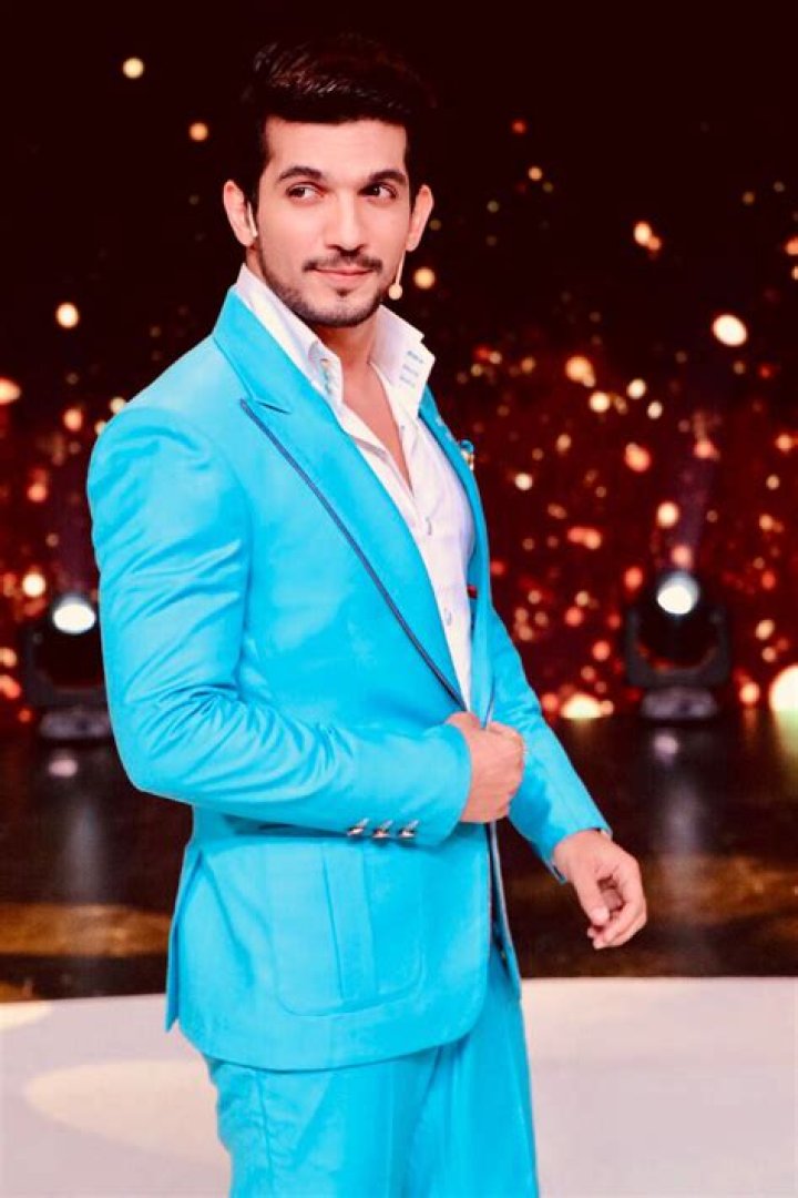 
Arjun Bijlani Height, Weight, Net Worth, Age, Birthday, Wikipedia, Who, Nationality, Biography 