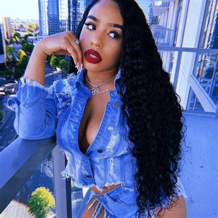 B Simone (Singer) Wiki, Bio, Age, Height, Weight, Boyfriend, Family, Career, Net Worth, Facts