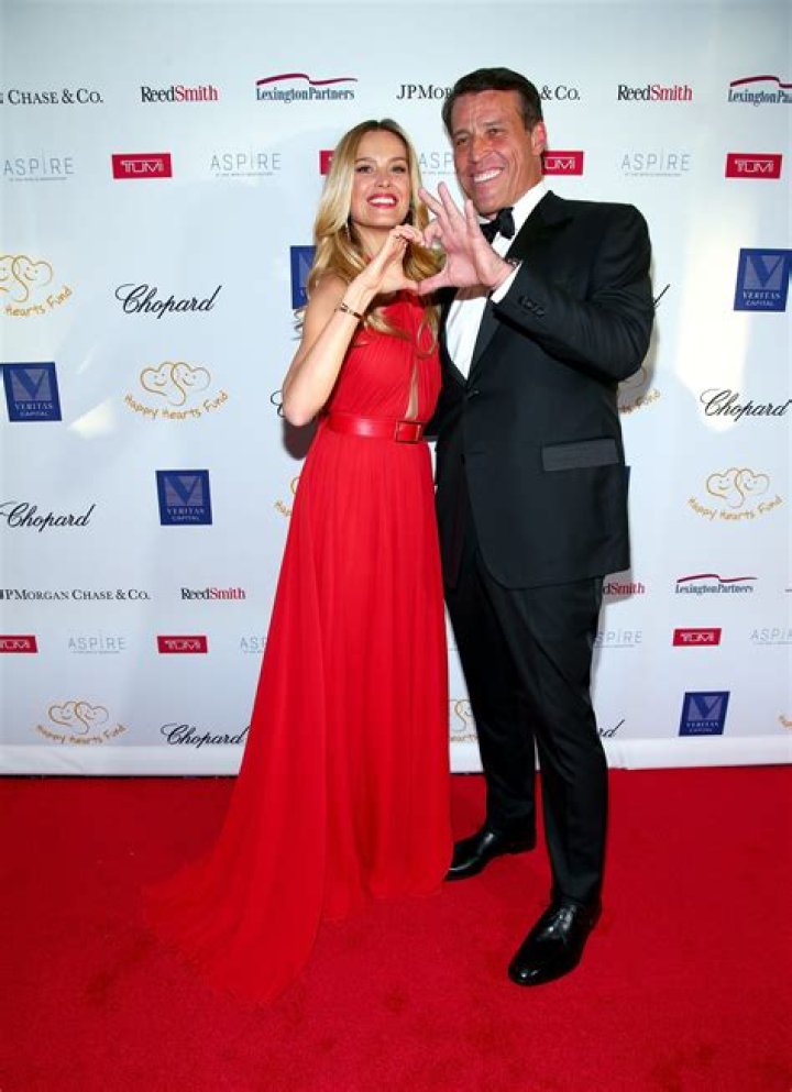 Becky Robbins Height, Weight, Net Worth, Age, Birthday, Wikipedia, Who, Nationality, Biography