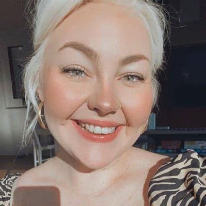 Bella Taylor Smith Height, Weight, Net Worth, Age, Birthday, Wikipedia, Who, Nationality, Biography