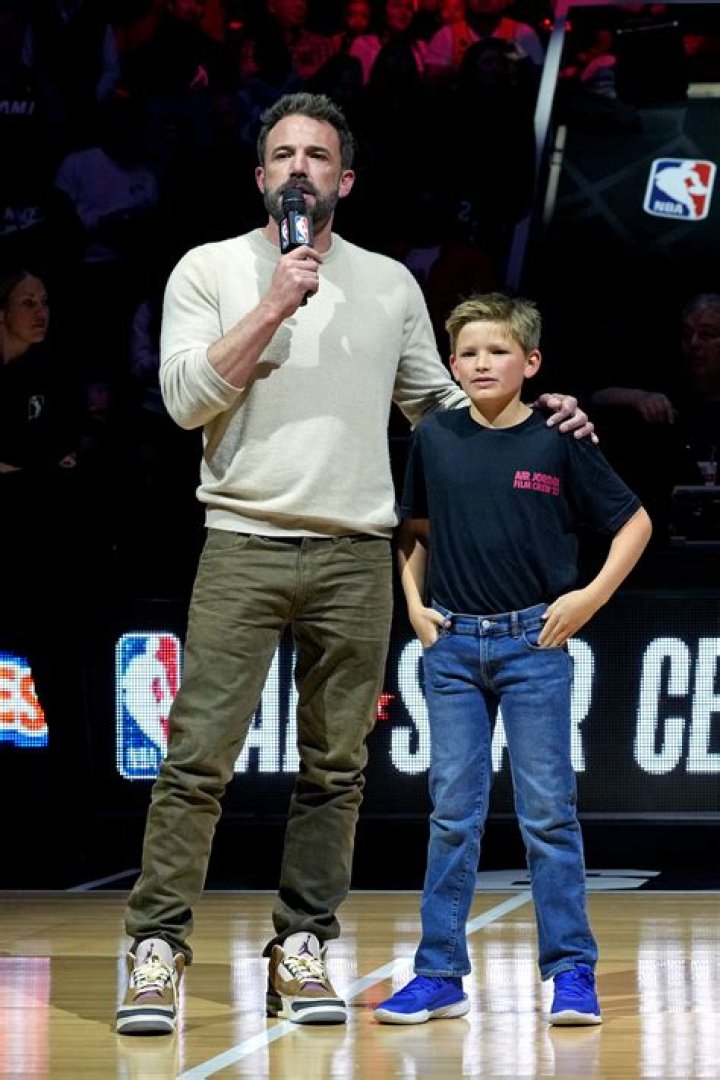 
Ben Affleck and son Samuel Garner Affleck announce 2023 Ruffles All-Star Celebrity Game, 21 savage gets the loudest applause: Watch 