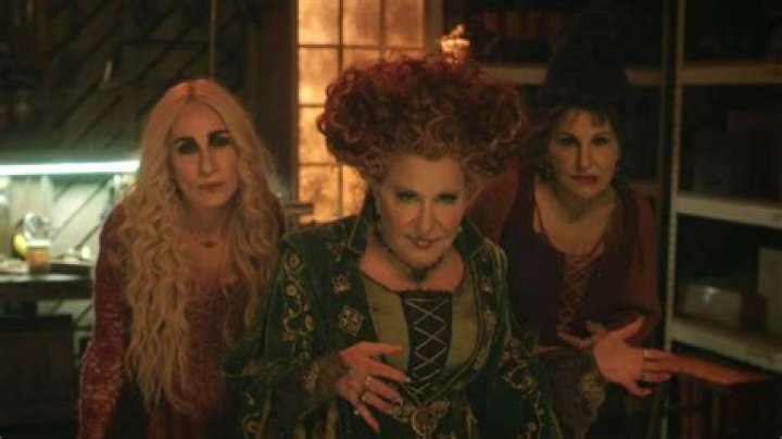 
Bette Midler, Kathy Najimy Gush Over Reviving ‘Hocus Pocus’ 30 Years Later 