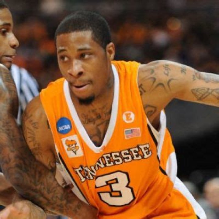 Bobby Maze Height, Weight, Net Worth, Age, Birthday, Wikipedia, Who, Instagram, Biography