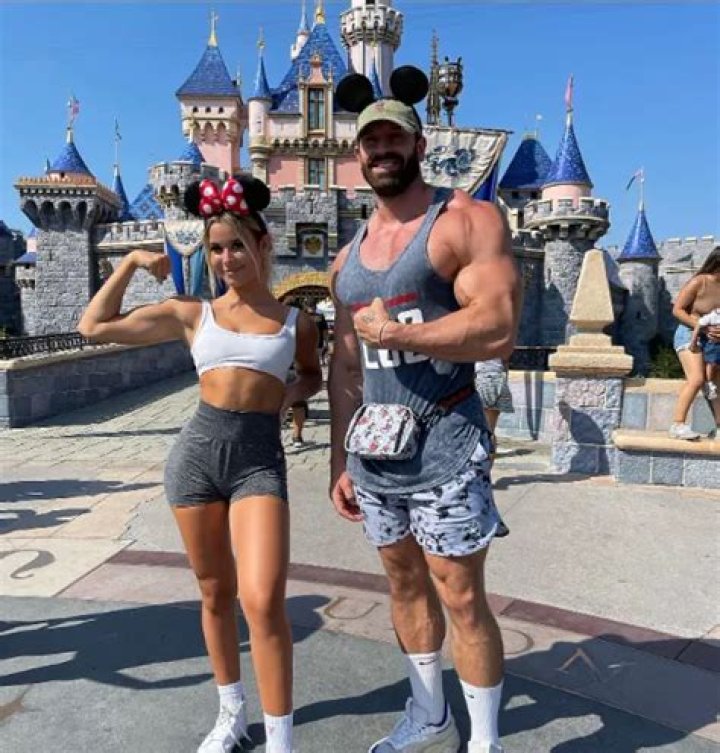 Bradley Martyn Bio-Wiki, Age, Parents, Wife, Gym, Net Worth, House, Podcast, Diet And Merch.