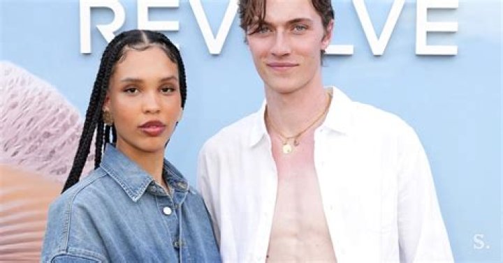 Brent Smith’s Net Worth, Age, Height, Weight, Girlfriend, Dating, Bio-Wiki