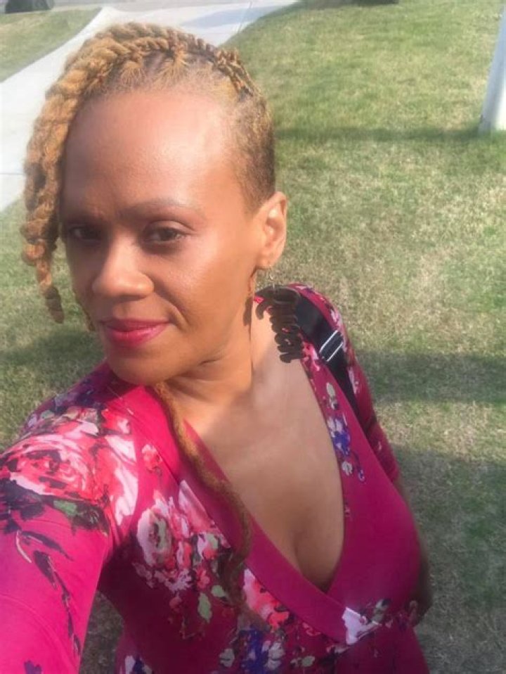 
Bronx Teacher Mercedes Liriano Accused Of Soliciting Threes*mes Using School Email 