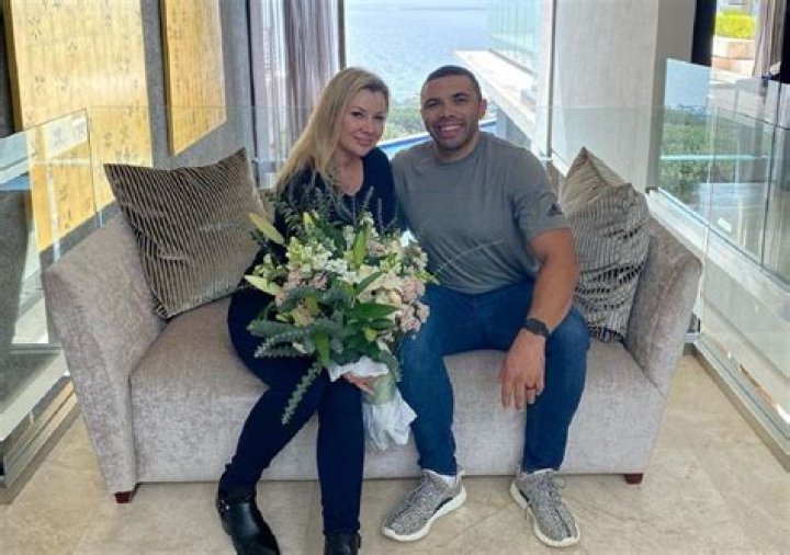 Bryan Habana: Wife, net worth, tattoos, smoking & body facts