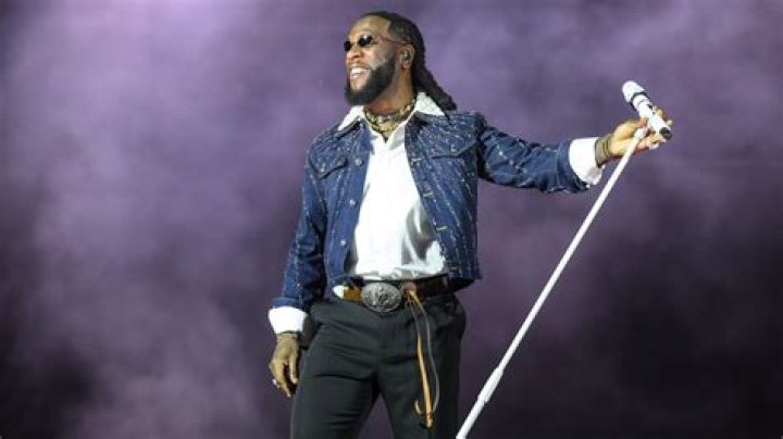 
Burna Boy Performs ‘Last Last’ On One Of America’s Biggest TV Show 