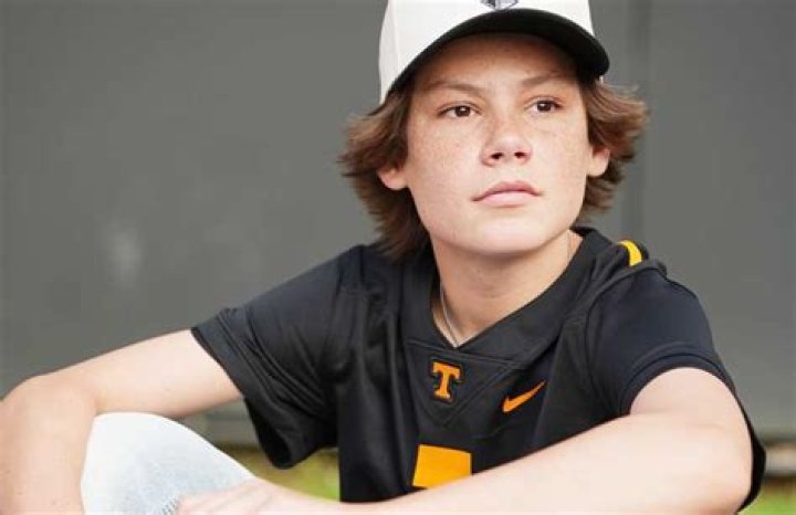 Cade Maddox Height, Weight, Net Worth, Age, Birthday, Wikipedia, Who, Nationality, Biography