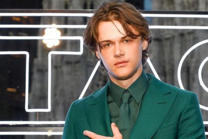 Christopher Poree Net Worth