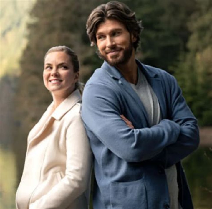 Christopher Russell Wife, Net Worth, Age, Wiki, Height – Rob (Hallmark Channel Bio)