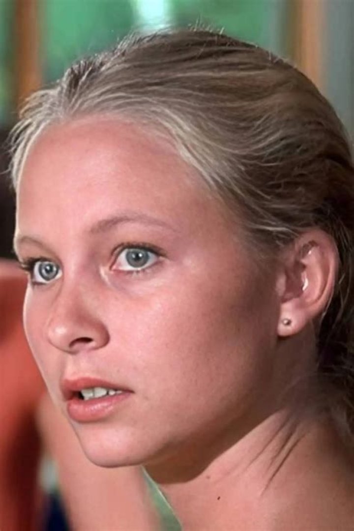 Cindy Girling Net Worth, Income, Salary, Earnings, Biography