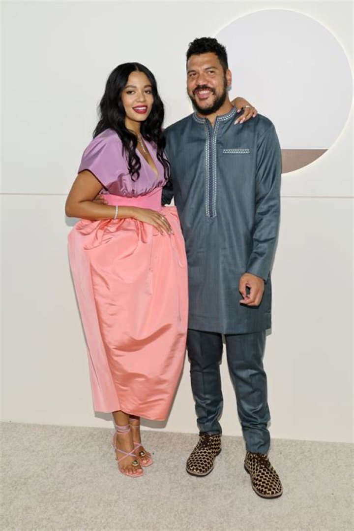 Clare Bronfman Height, Weight, Net Worth, Age, Birthday, Wikipedia, Who, Instagram, Biography