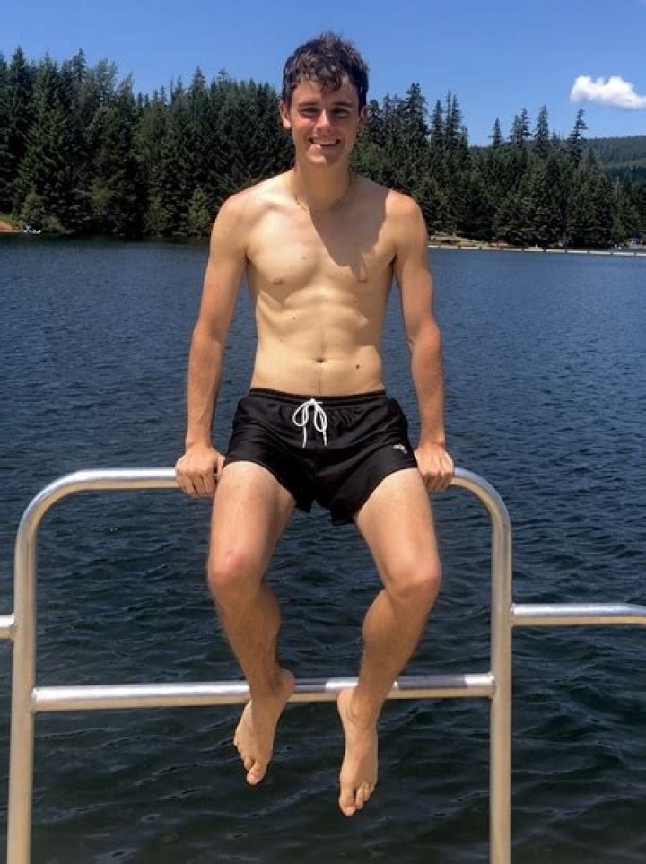 
Connor Franta Height, Weight, Net Worth, Age, Birthday, Wikipedia, Who, Nationality, Biography 