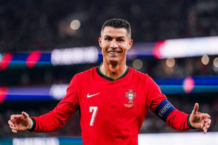 
Cristiano Ronaldo’s No Worries About Man Utd Minutes For Portugal Boss Fernando Santos 