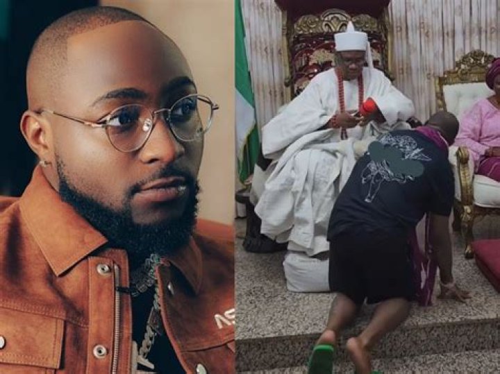 
Davido Goes On His Knees As He Pays Respect To Osemawe Of Ondo State 