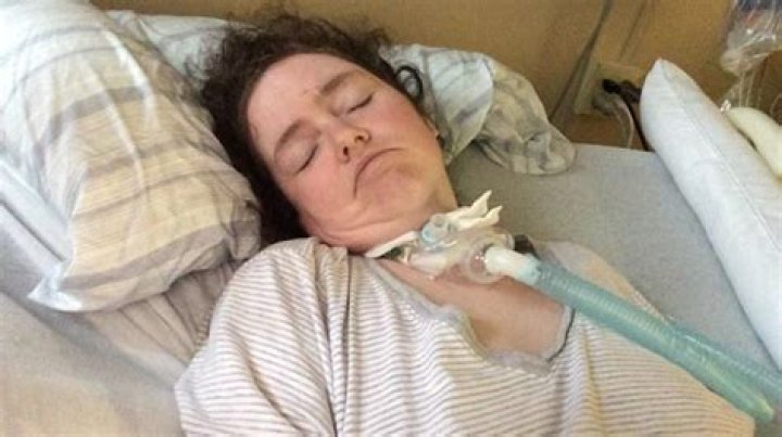 
Denise Dowse Is In A Coma After Being Diagnosed With Meningitis 