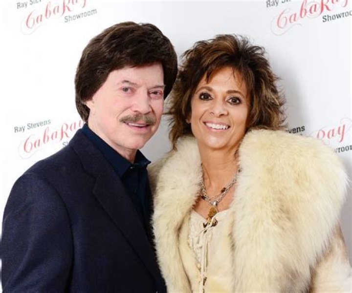 Dianne Goldsboro Net Worth