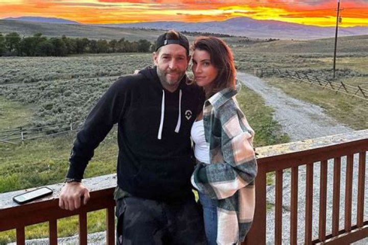 Did Jay Cutler Have An Affair With Trace Ayala Wife Samantha Robertson? Net Worth And Partner 2022
