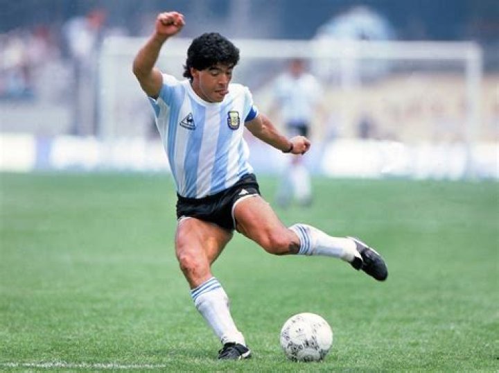 Diego Maradona (Footballer) Wiki, Bio, Age, Height, Weight, Wife, Net Worth, Career, Facts