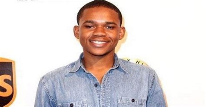 Doc Shaw Bio, Wiki, Age, Height, Dating, Movies, Tv Shows, Illness, Pair of Kings, and Net Worth.