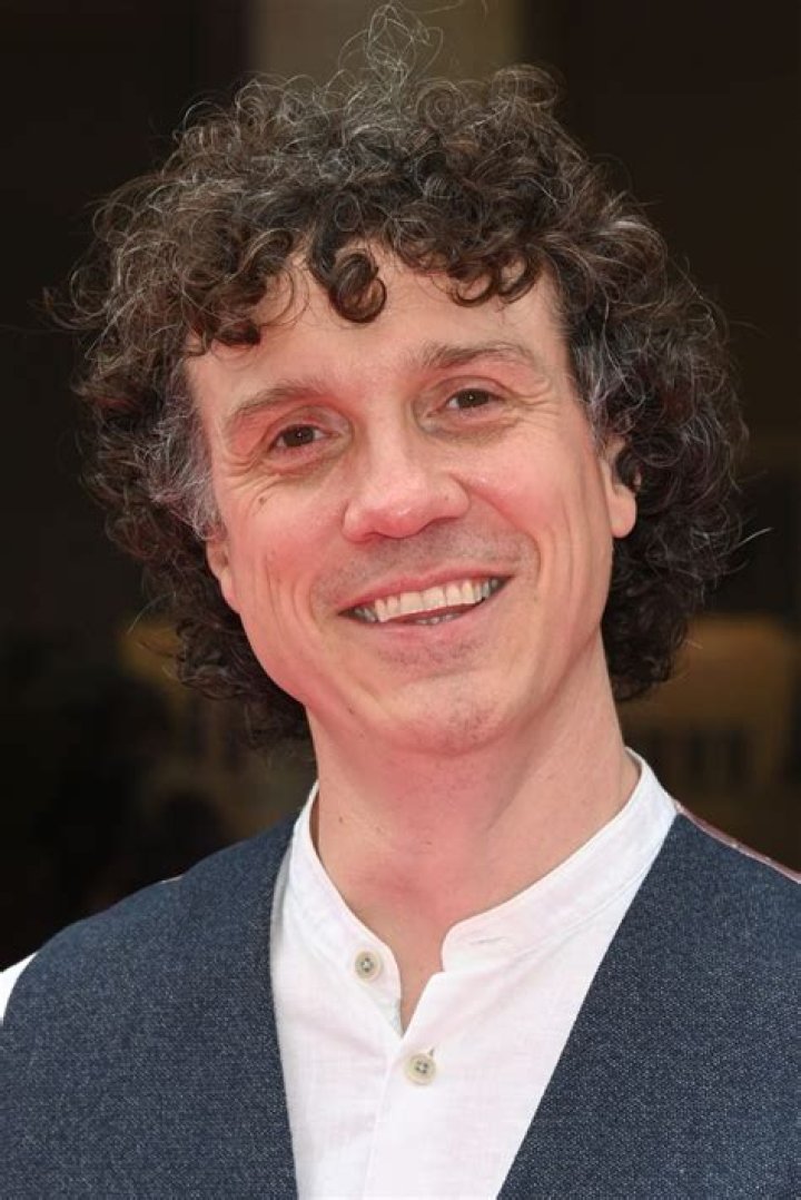 
Does Darragh Ennis From The Chase Have A Wife? 