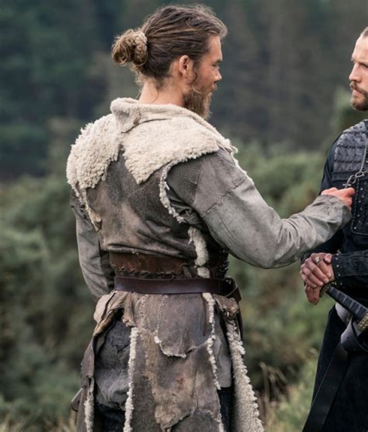 Does Viking’s Sam Corlett Have A Girlfriend? Fans Wonder About His Relationship History & Personal Information