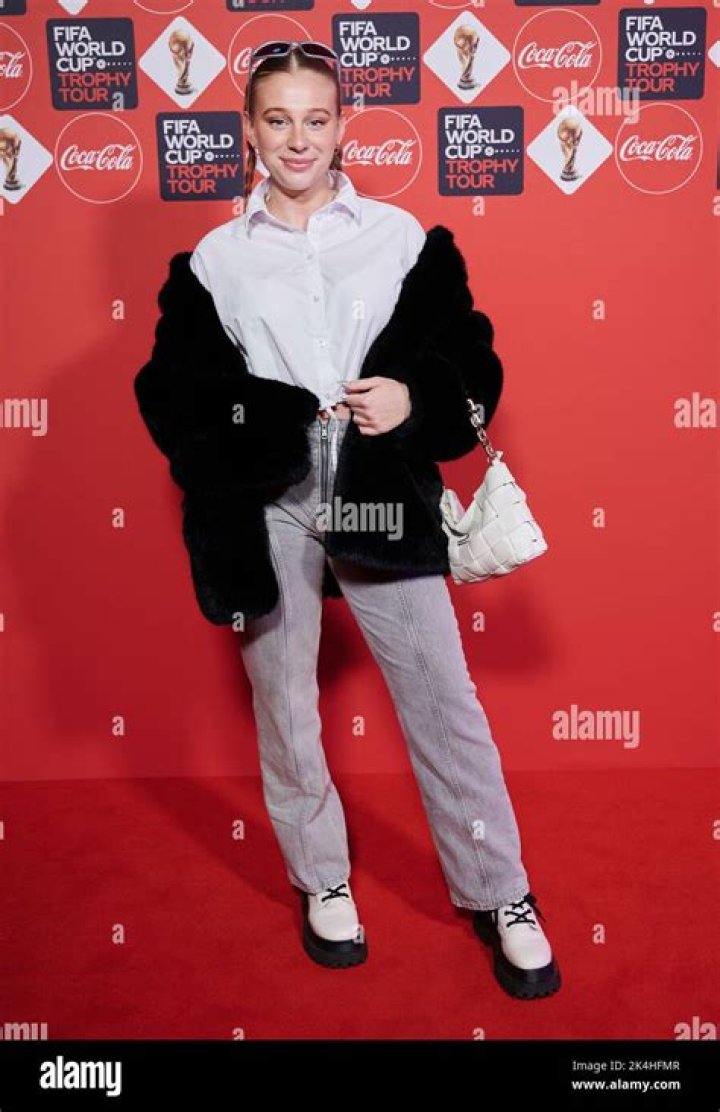 
Dylan Mulvaney’s Transphobic Scandal Is Clarified As The Influencer Comes Under Fire 