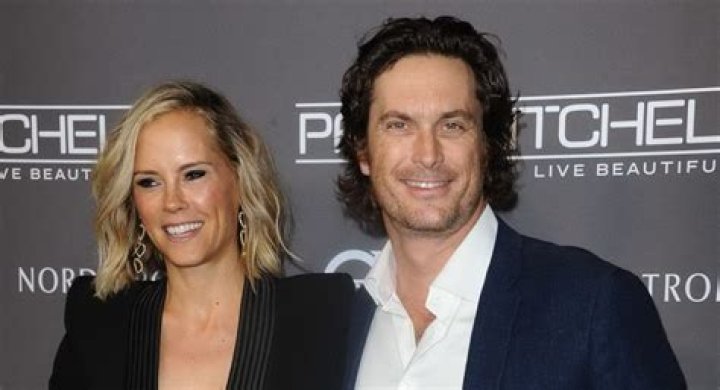 
Erinn Bartlett: Oliver Hudson wife’s Wiki: “Shallow Hal,” Measurements, and Wedding 