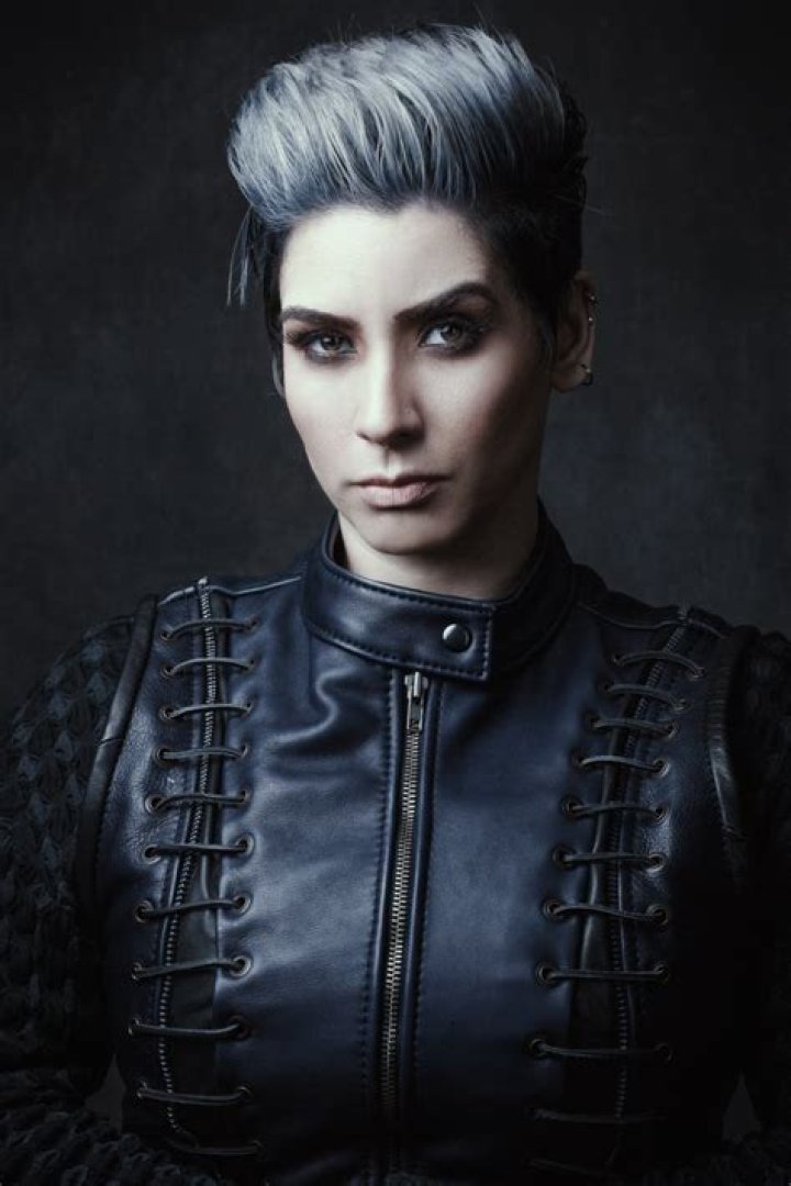 
Everything You Need to Know About Fryda Wolff: Height, Age 