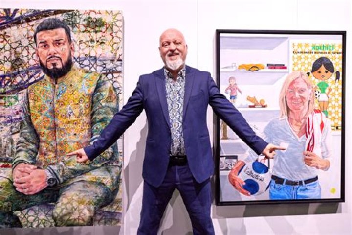 
Extraordinary Portraits Artist Dale Grimshaw Wikipedia & Bio, Salary and Net Worth 