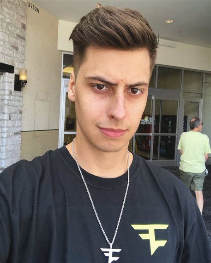 FaZe Cizzorz Height, Weight, Net Worth, Age, Wiki, Who, Instagram, Biography