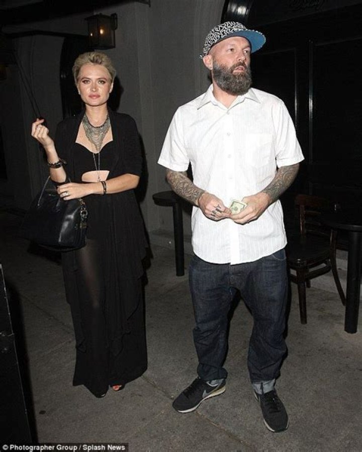 Fred Durst: Wife, net worth, tattoos, smoking & body facts