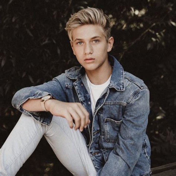 
Gabriel Stewart (TikTok Star) Biography, Age, Girlfriend, Height, Net Worth 