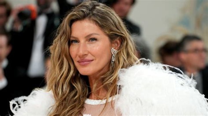 Gisele Corinthios Net Worth, Income, Salary, Earnings, Biography