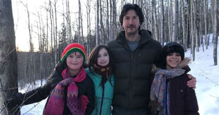'Life Below Zero' star Glenn Villeneuve's married life with wife and children!