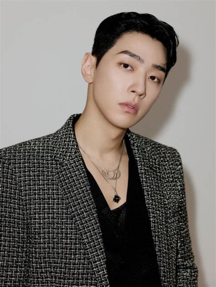 Gray Aomg Height, Age, Who, Boyfriend, Biography, Wiki, Net Worth