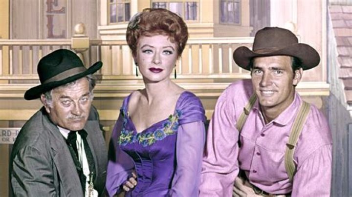 
‘Gunsmoke’ Amanda Blake Had 4 Spouses Before Her Death – Read Her Life Biography 
