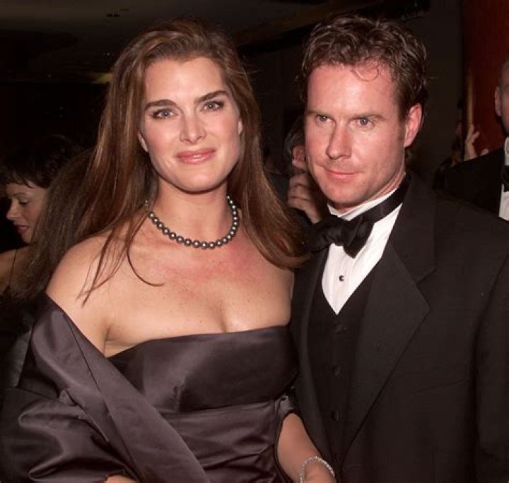 How Brooke Shields met her husband? Who has Brooke Shields dated?