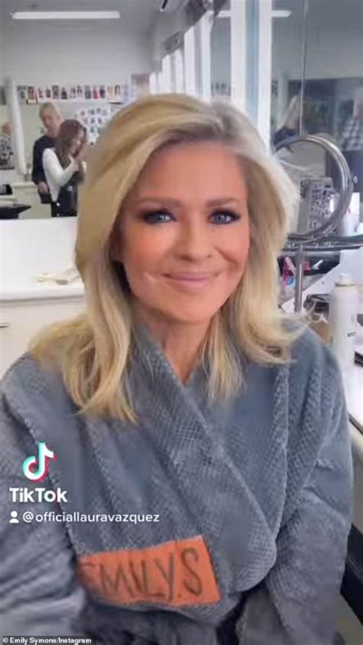 How Emily Symons Look With No Makeup – With And Without Make Up Photos