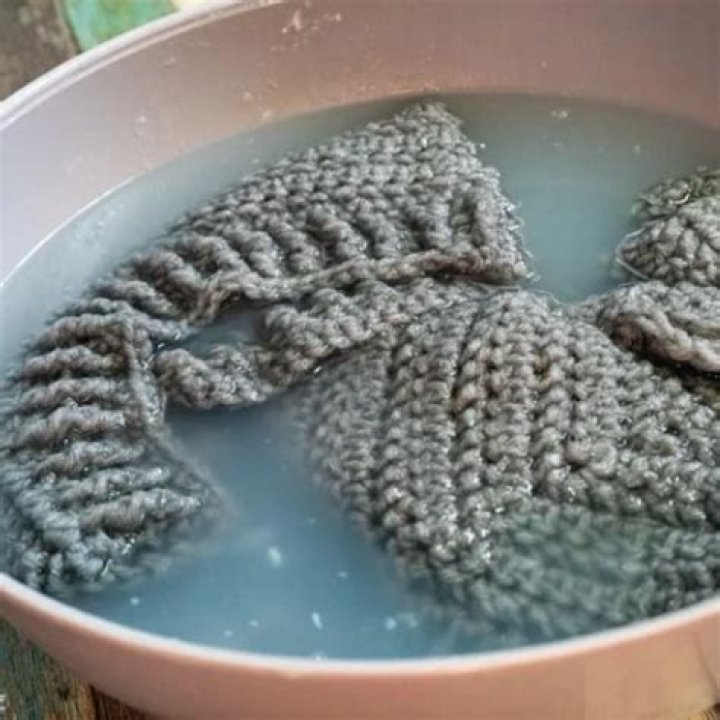 How to wash acrylic wool