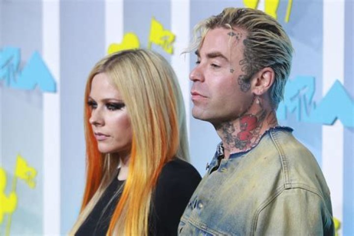 Is Avril Lavigne Pregnant With Mod Sun In 2022? Baby Bump Confusion Makes Fans Wonder About The Singer